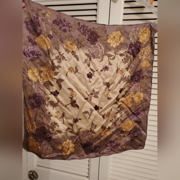 Women's business casual scarf - Picture 2 of 3